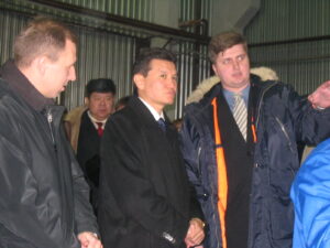 Февраль 2005 года: А.В. Алейников на открытии завода отвечает на вопросы Президента
